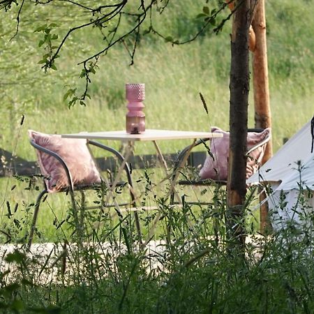 Glamping Du Moulin Hotel Бастон Екстериор снимка